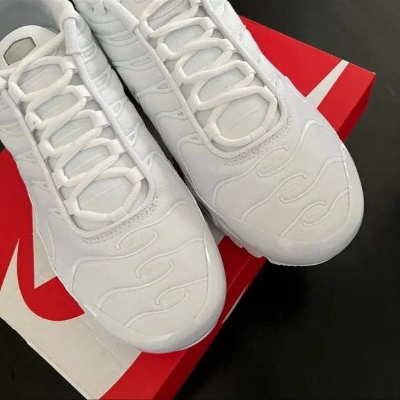 ✔️New✔️ NIKE Air Max Plus GS Triple White - Picture 6 of 10